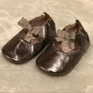 Robeez Baby Girl Rose Gold Booties (12 - 18M)